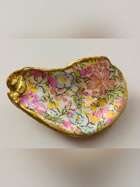 Floral Gold-Trim Decorative Oyster Shell Dish - Pink, Blue, Yellow -Handmade